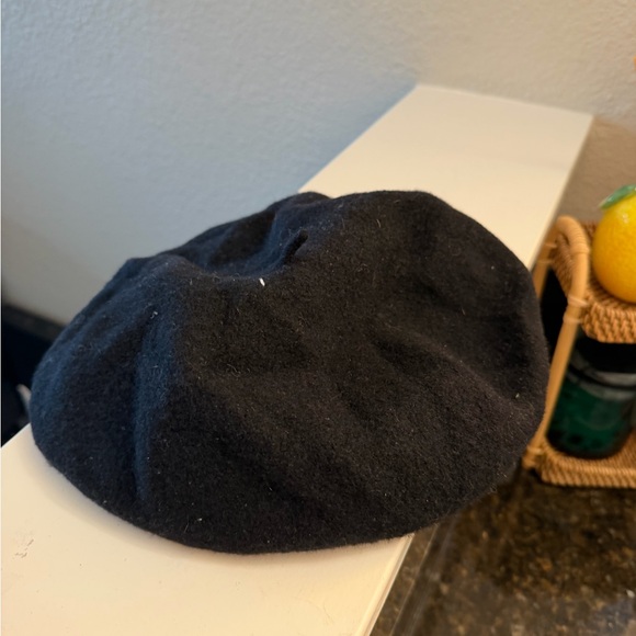 Other - Black Wool Beret Hat